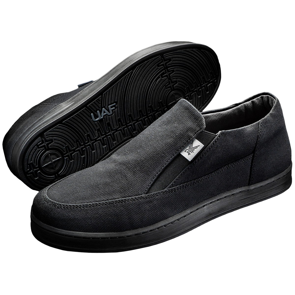 R_R-Black-Side-Outsole-Pair. 